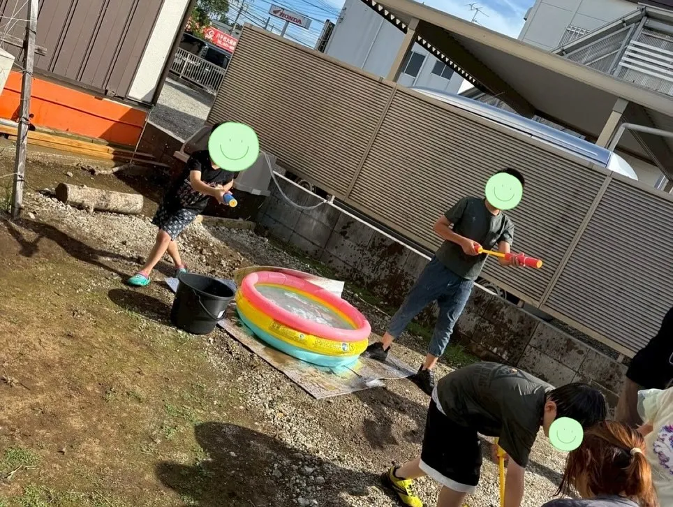 お友達みんなで水遊び🔫