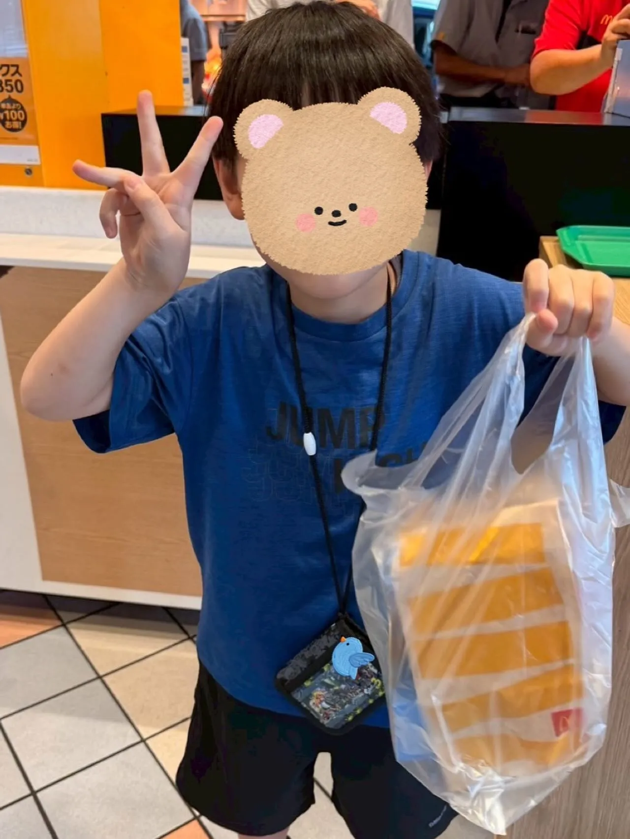 今日は、お買い物学習でマクドナルドにお昼ご飯を買いに行きまし...